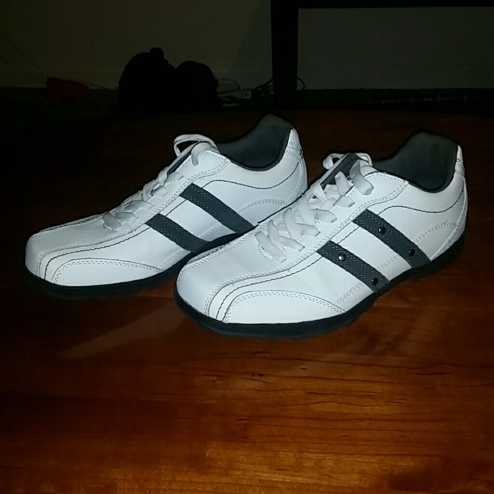Men's Caual Sneakers Size 10